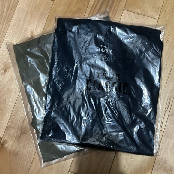True Classics t-shirts (2) - Size M (men) - Picture 1 of 6